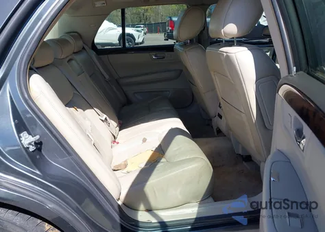 2011 Cadillac Dts Premium Collection z USA, uszkodzony, nr VIN 1G6KH5E64BU113153